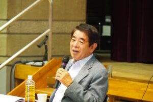 群馬県昭和村で、なべおさみさんとコラボ講演会
