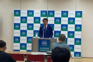 日本政策学校で教育立国について講演