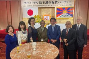ダライラマ法王の88歳のお誕生日会