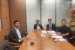 「不登校の9割は親が解決できる」の本を著した小川涼太郎さんと