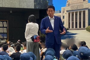 成増小学校の国会見学