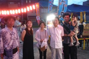 土日で14ヶ所納涼盆踊り大会や子ども祭りに回りました