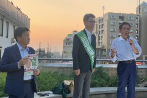 長尾敬比例候補。 成増で街頭演説。