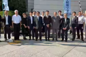 下村博文と靖国神社を参拝する会