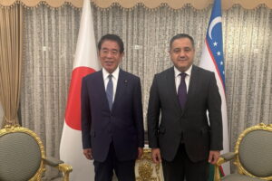 ウズベキスタン大使とのツーショット