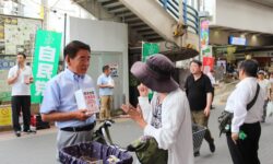 自民党板橋総支部の熊本地震支援街頭募金活動